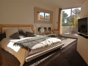 5 bedrooms, iron/ironing board, WiFi - 5-BEDROOM VILLA WITH PRIVATE POOL (Caveirac)