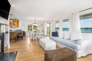 TV, fireplace, printers - Quintessential Cape Cod home on Great Pond RPLO026 (Teaticket)