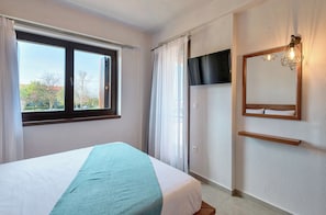 Dione | In-room safe, individually decorated, individually furnished