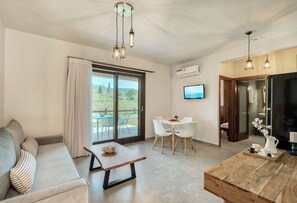 Eurynome | Living area