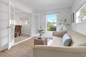 TV - Vanderbilt Beach Family Oasis (Naples)