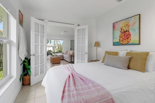 Vanderbilt Beach Family Oasis