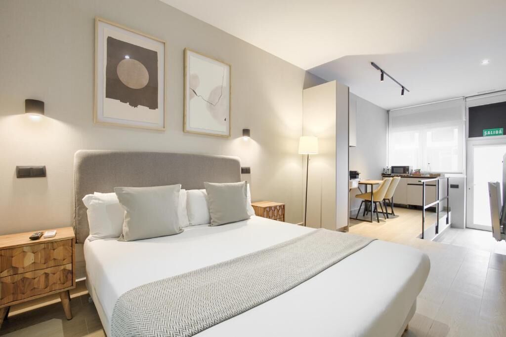 Standard Double Room | Iron/ironing board, free WiFi