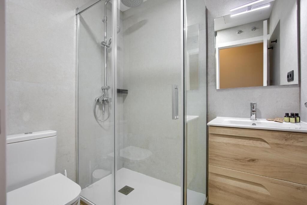 Double Room, 1 Queen Bed | Bathroom