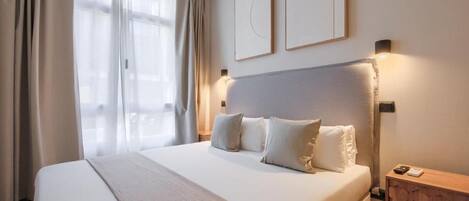 标准双人房, 1 张大床 | 熨斗/熨衣板、免费 WiFi