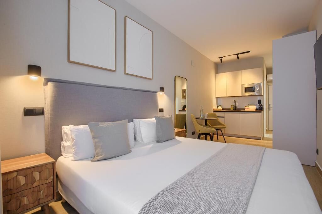 Camera doppia, frigorifero | Ferro/asse da stiro, Wi-Fi gratuito