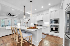 Fridge, microwave, oven, stovetop - SeaPines on 30A | Resort-Style Community Pool | 6-Seater Golf Cart + 4 Bikes (Santa Rosa Beach)
