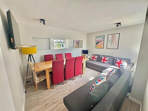 Living area - Eastcote Edge Residence (Pinner)