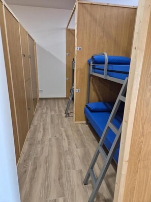 Basic-fællessovesal - udsigt til have | Gratis Wi-Fi