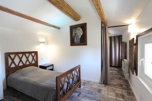 3 bedrooms, iron/ironing board, WiFi - Mas des Glycines " Between vineyards and village (Caromb)