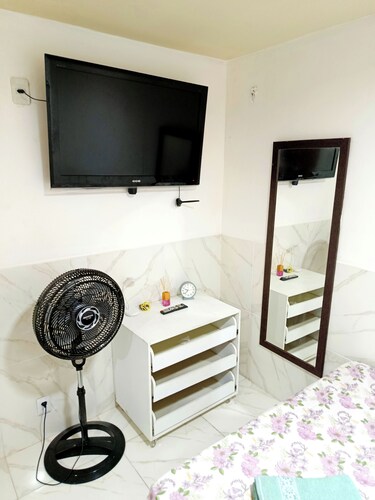 Central Suite with Fan in Belém, close to everything: shopping center, historical center.