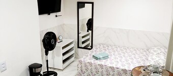 Central Suite with Fan in Belém, close to everything: shopping center, historical center.