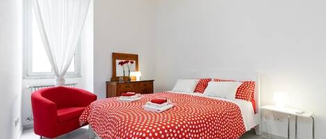 Fer et planche à repasser, Wi-Fi gratuit, draps fournis