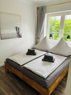 2 bedrooms, iron/ironing board, Internet - Spacious vacation bungalow in Scharbeutz (125sqm) (Scharbeutz)
