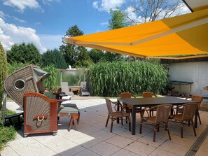 Outdoor dining - Spacious vacation bungalow in Scharbeutz (125sqm) (Scharbeutz)