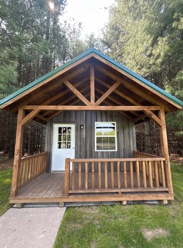 Lake Hoody: Private Pond Retreat; Cabin #2