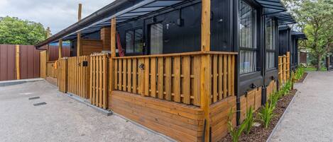 Basic Apartment | Exterior