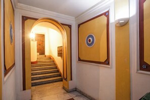 Interior - Casa Zeffiro - FromHometoRome (Roma)