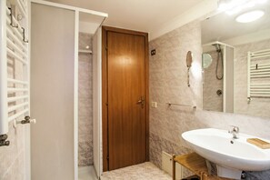 Hair dryer, bidet, towels - Casa Zeffiro - FromHometoRome (Roma)