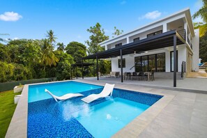 Pool - Rainforest Retreat  6BR Private Pool Home for Groups (Río Grande)