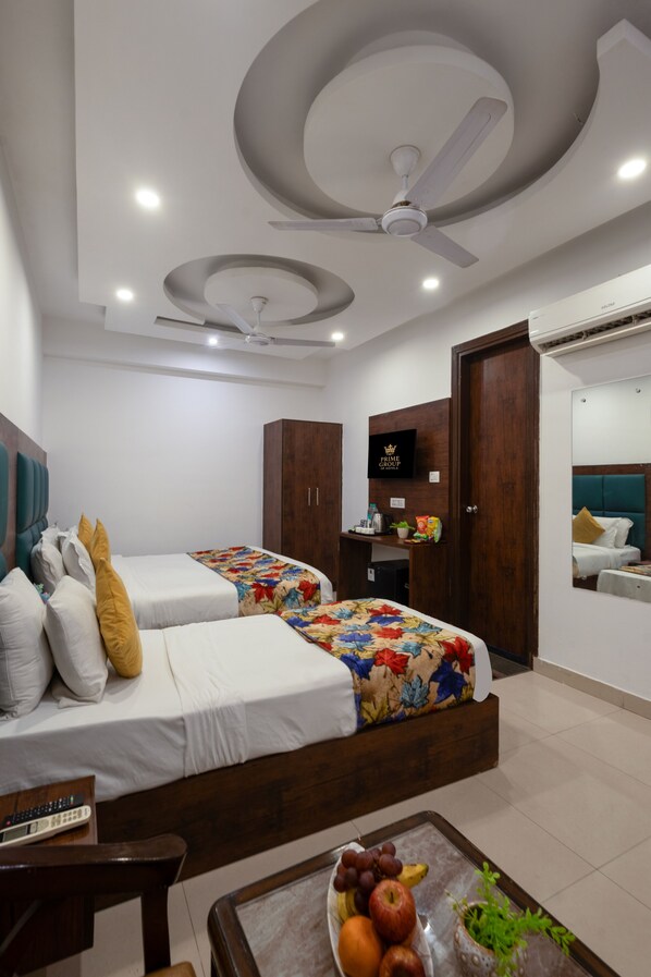 Deluxe Double Room, City View | Free WiFi - Hotel Tark Plaza Near IGI Airport  (New Delhi)