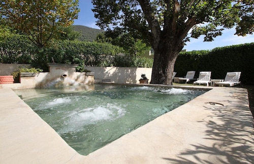 Le Mas aux Trois Fontaines L'Oustal Gite Adult Only