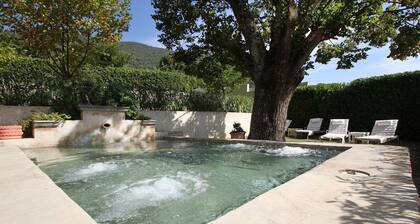 Le Mas aux Trois Fontaines L'Oustal Gite Adult Only