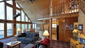 Living area - Loon Song on Lost Land Lake | Access to Teal Lake | Trophy Musky Fishing (Hayward)