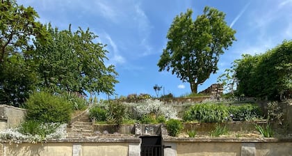 Le gîte Du Gauillot se situe dans un village vigneron sur la Montagne de Reims.
