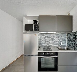 Private kitchen - Apartment overlooking Port Malfato (Agde)