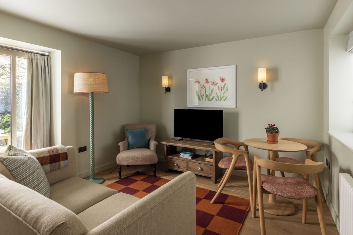 Familie-småhus | Oppholdsområde | Bordtennis og bøker