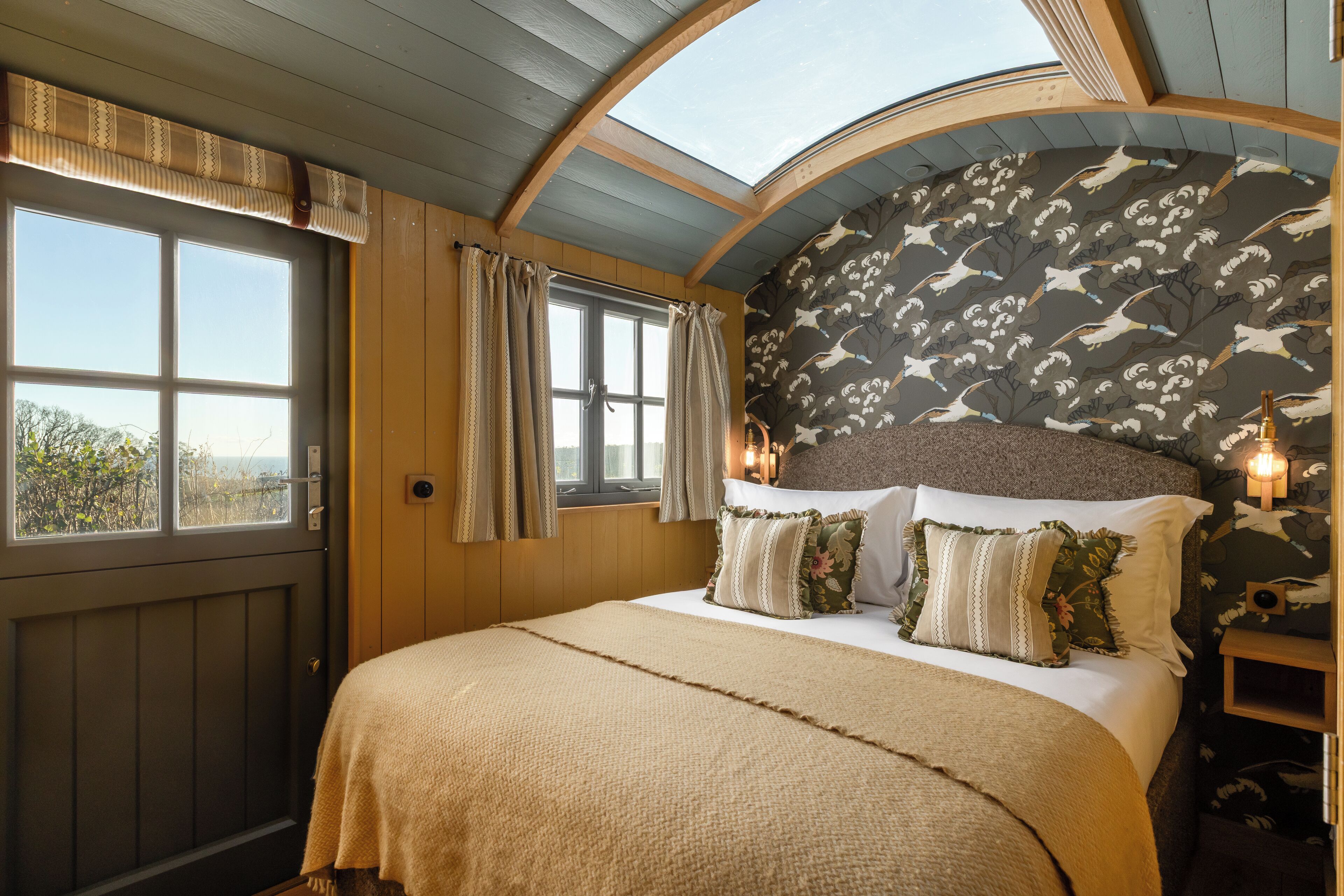 Cabin, 2 Double Beds, Garden View, Sea Facing