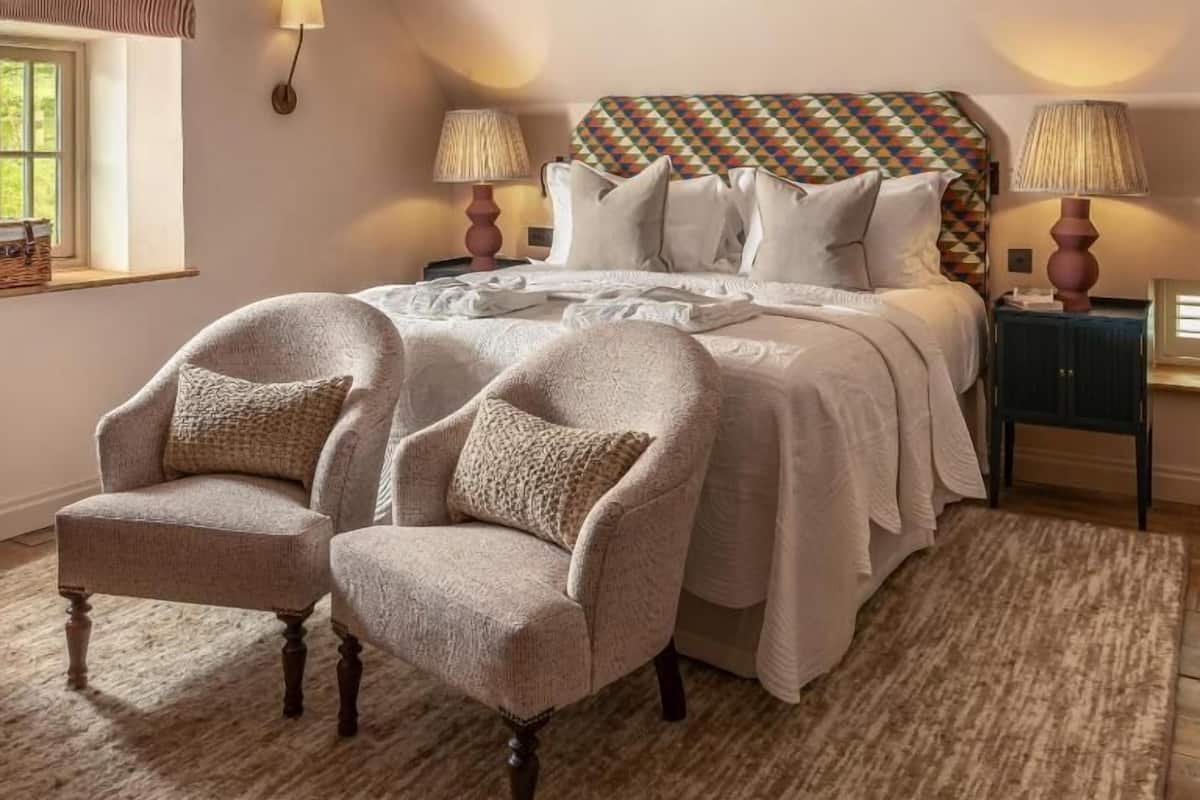 Coffres-forts dans les chambres, fer et planche à repasser