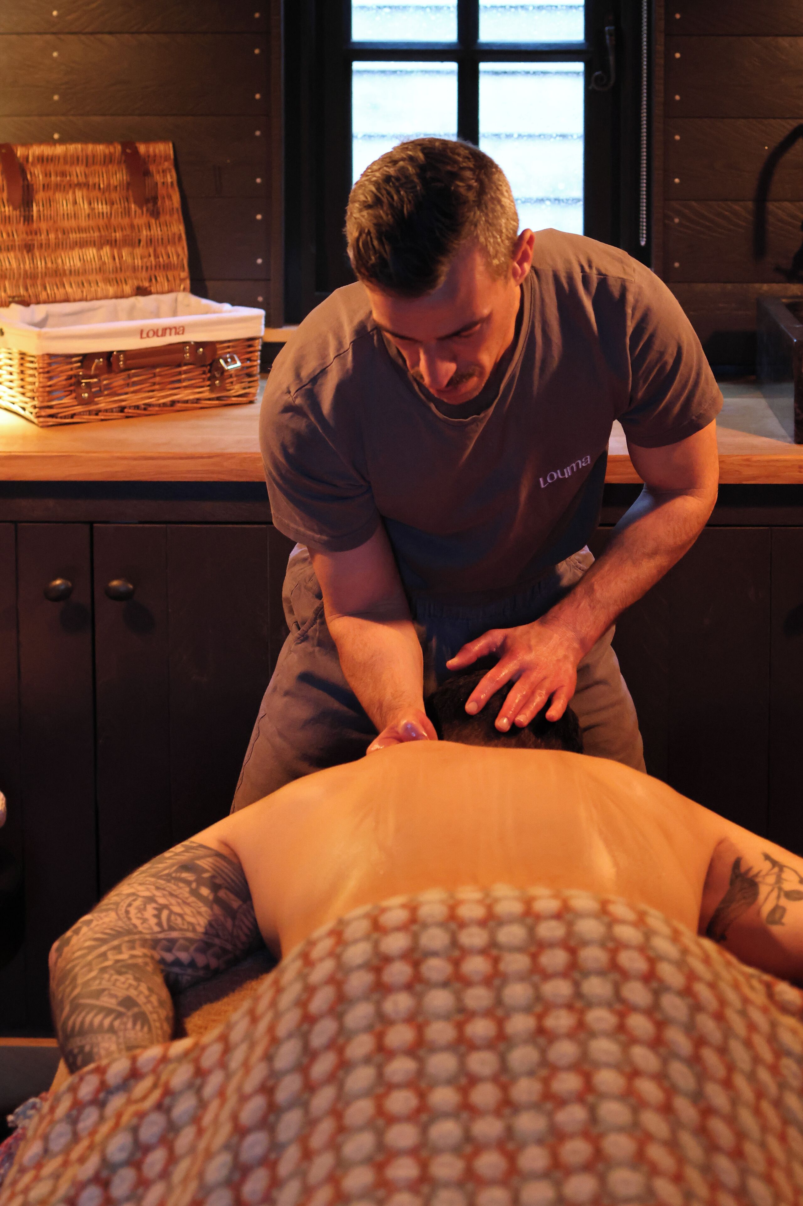 身体护理、瑞典式按摩、运动按摩、面部护理、2 ???