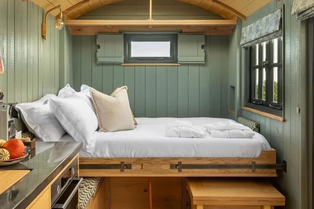 Coffres-forts dans les chambres, fer et planche à repasser