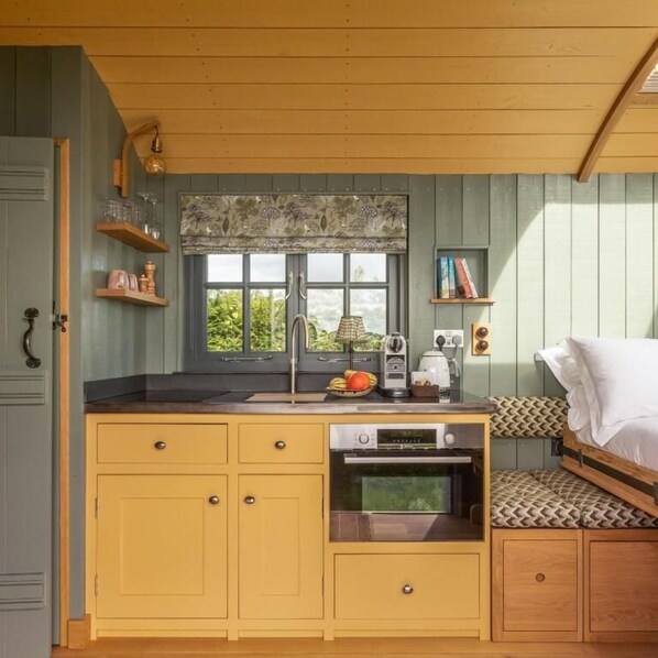 Cabin, Garden View, Sea Facing | Private kitchen | Highchair - Louma Country Hotel (Bridport)