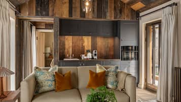 Apartment, Patio, Garden View | Living area