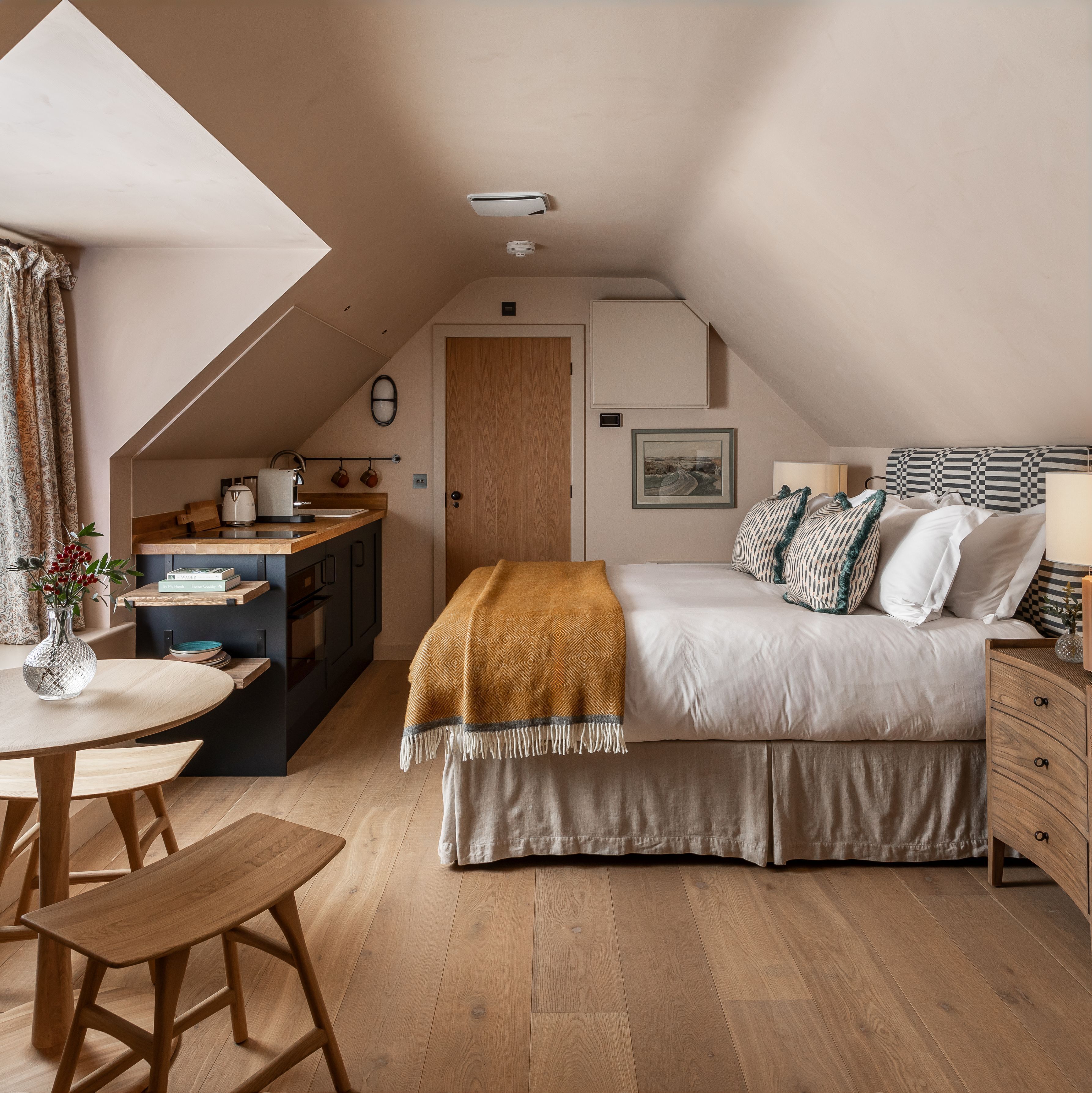 Studio – deluxe, sjøutsikt | Safe på rommet, strykejern/-brett og wi-fi (inkludert)