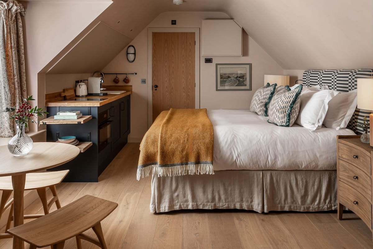 Studio – deluxe, sjøutsikt | Safe på rommet, strykejern/-brett og wi-fi (inkludert)