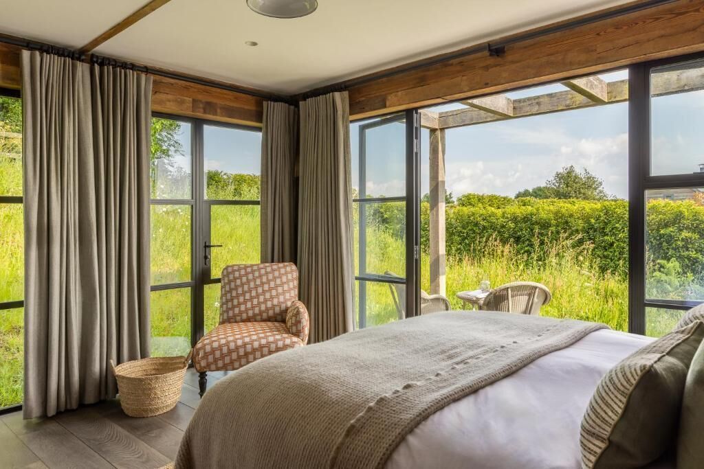 Appartement, patio, vue mer | Coffres-forts dans les chambres, fer et planche à repasser