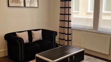 Apartment, 1 Bedroom | Living area