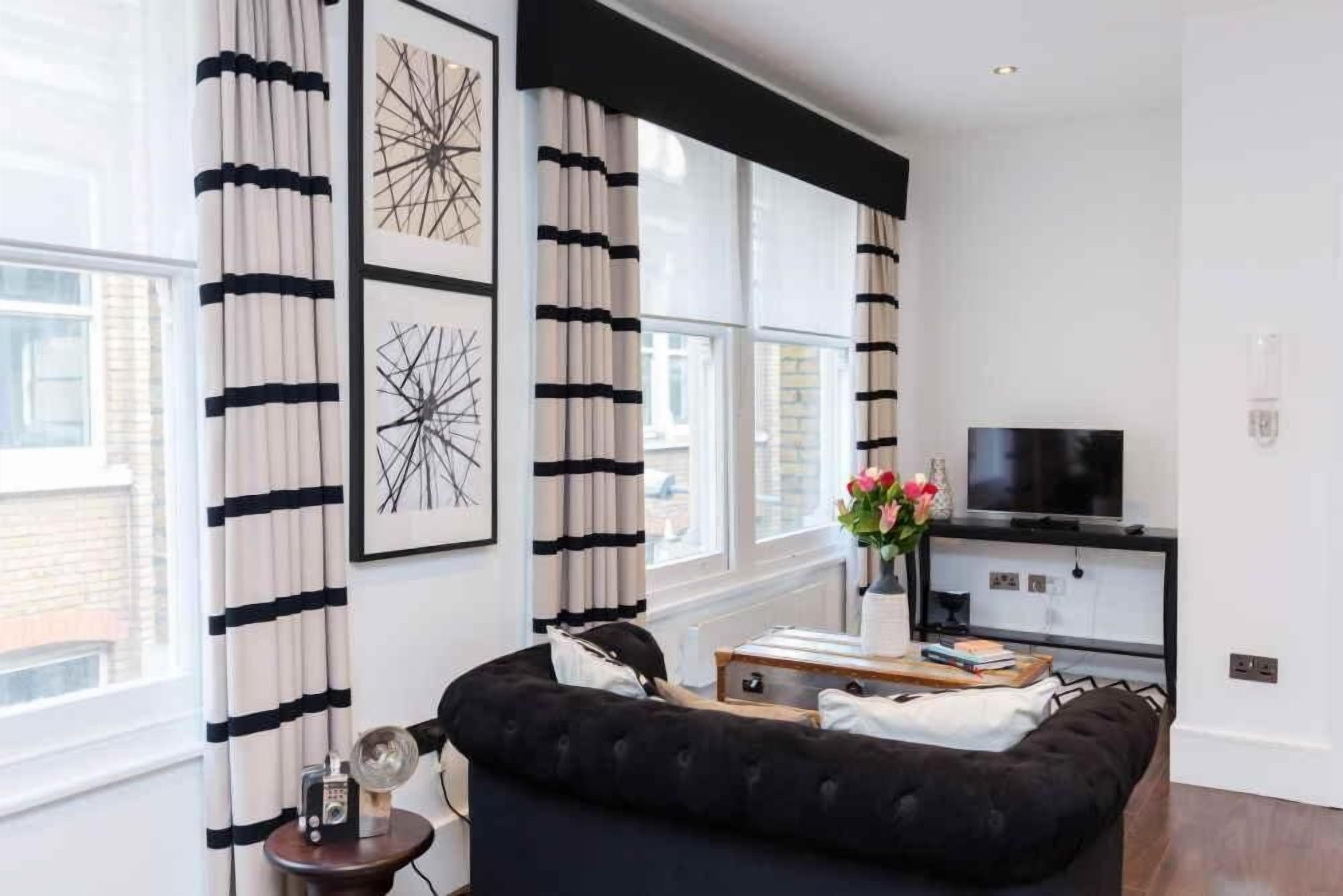 開放式客房 | 客廳 | 電視