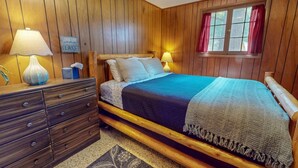 Room - Cozy Frances Lake Retreat | Wallowa Lake Fun (Joseph)