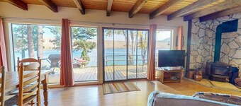 Osprey Cove | Dog-Friendly Lakefront Cabin