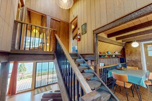 Dining - Osprey Cove | Dog-Friendly Lakefront Cabin (Joseph)