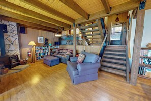 TV, fireplace - Osprey Cove Lakefront 2BR/2BA on Wallowa Lake (Joseph)