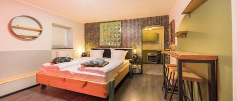 Iron/ironing board, free WiFi