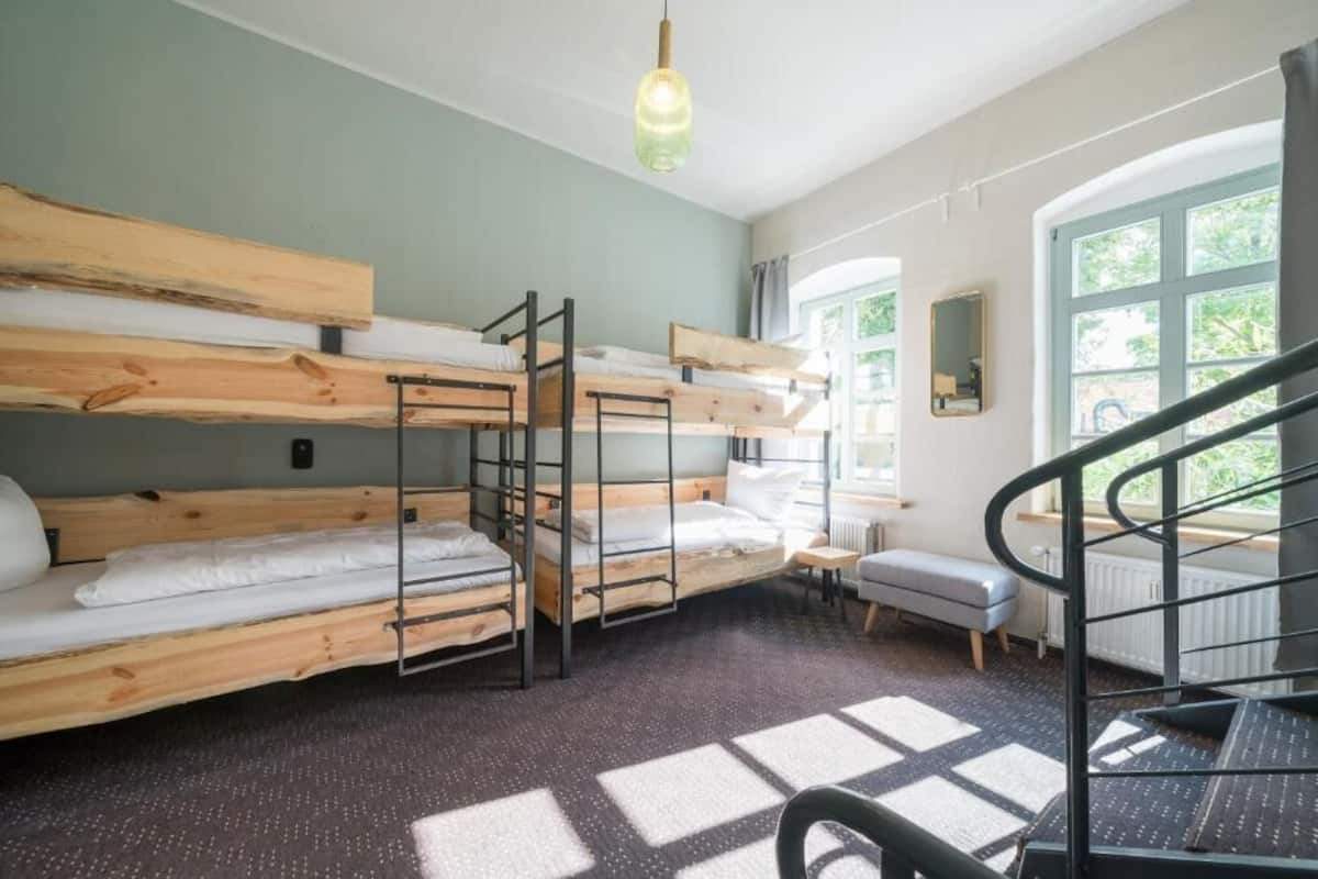 Appartement, vue cour intérieure | Fer et planche à repasser, Wi-Fi gratuit