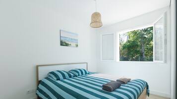 WiFi, bed sheets