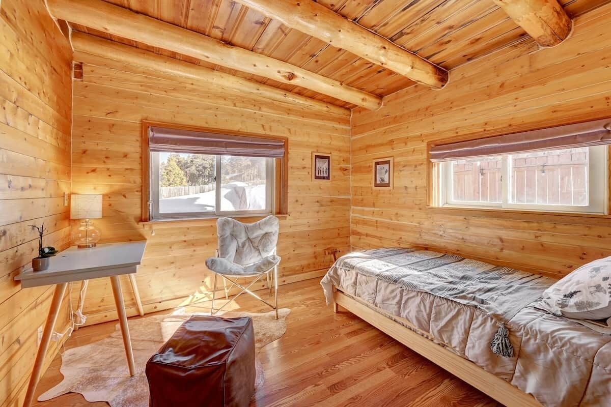 2 bedrooms, desk, free WiFi, bed sheets